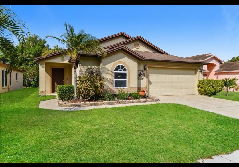 Front - 1643 Elk Spring Dr