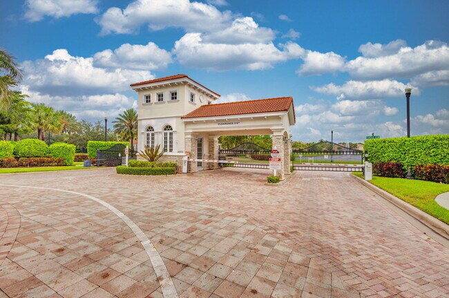 Building Photo - 4803 Cadiz Cir