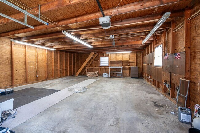 Building Photo - 3 Bedroom Home For Rent in Sandston VA With Detached Garage, Fenced Yard, and Lawn Care Included