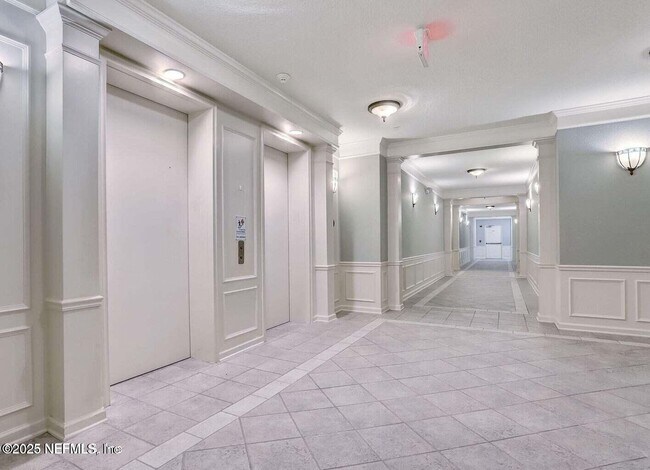 Building Photo - 9831 9831-1 Del Webb Parkway Ap
