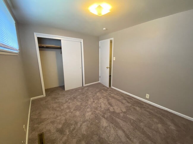 Building Photo - 1840 Homer Dr