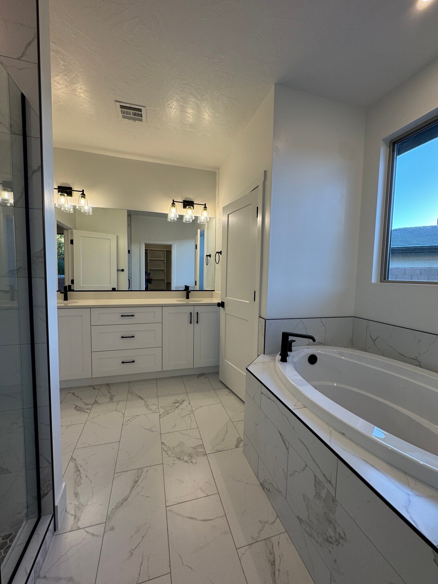 Building Photo - 1603 E Dihedral Dr