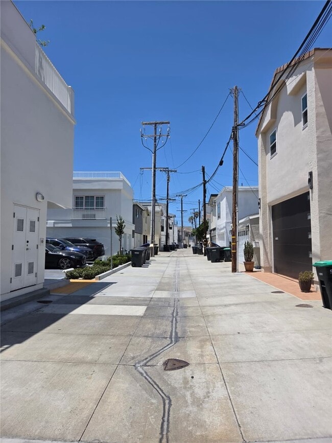 Building Photo - 1812 W Balboa Blvd