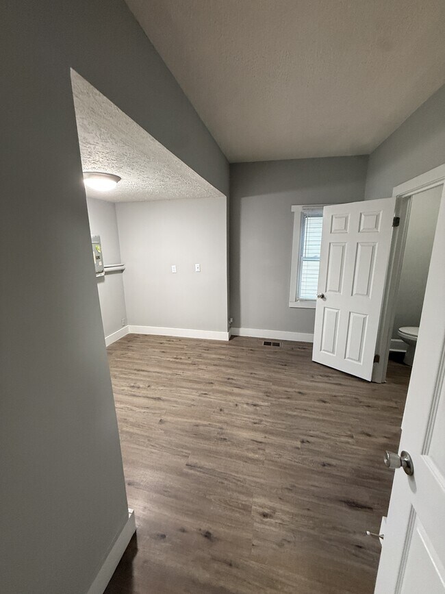 Building Photo - 1512 English Ave