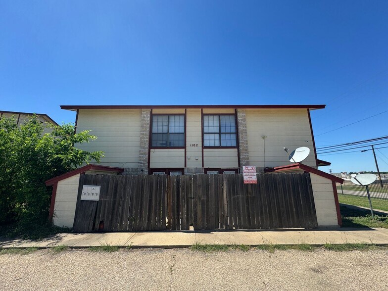 Building Photo - 1102 Covey Ln