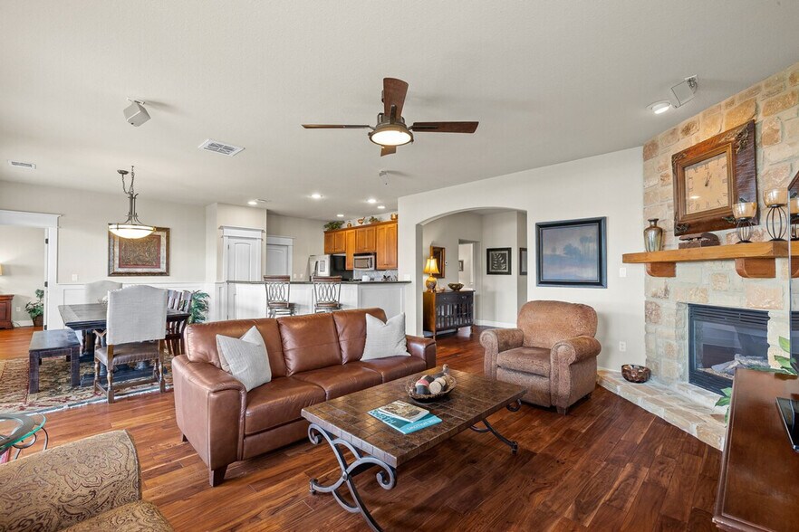 Building Photo - 18024 Edgewood Way