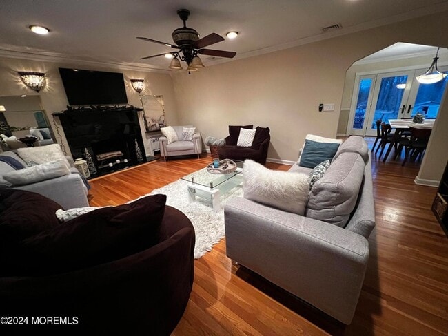 Building Photo - 499 W Park Ave