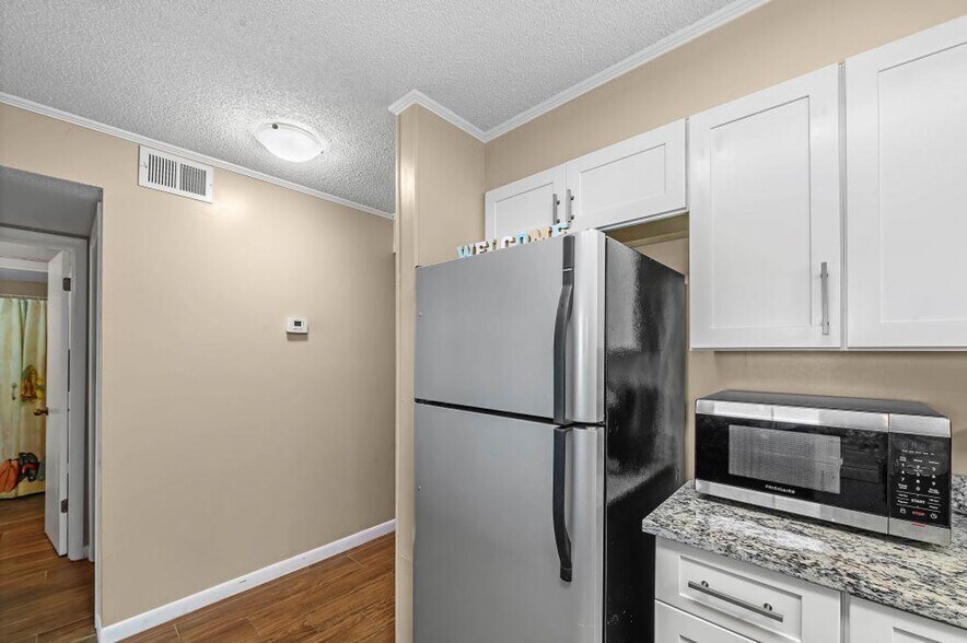 Building Photo - 1516 Sandpiper Ln
