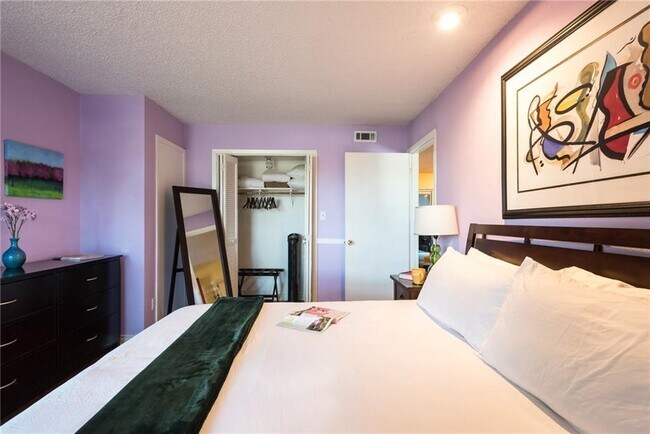 Building Photo - 2204 Trailside Dr