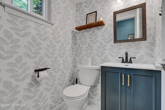 Building Photo - 8 Fern Ct