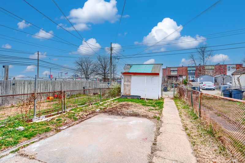 Building Photo - 8049 Lansdale Rd