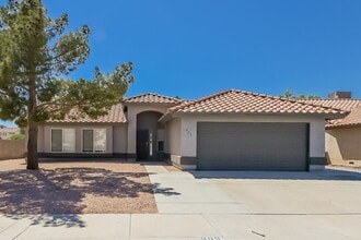 Building Photo - 909 Dodge St