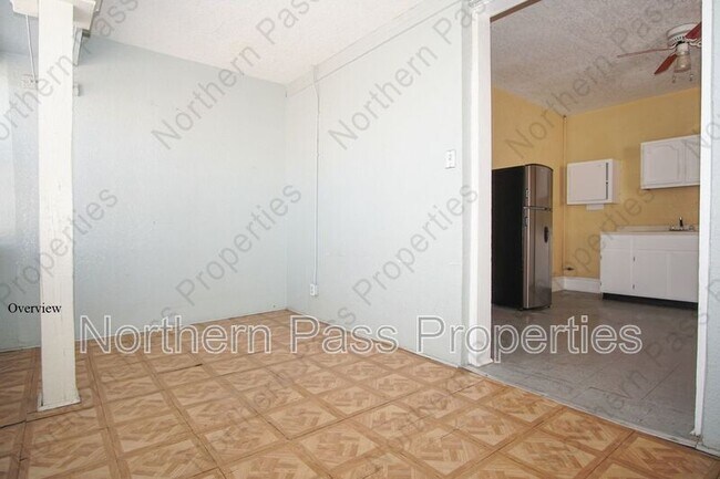 Building Photo - 219 W Rio Grande Ave