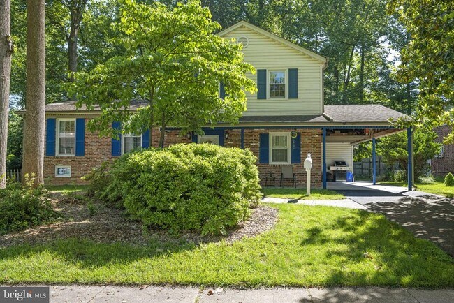 Building Photo - 809 Woodley Dr