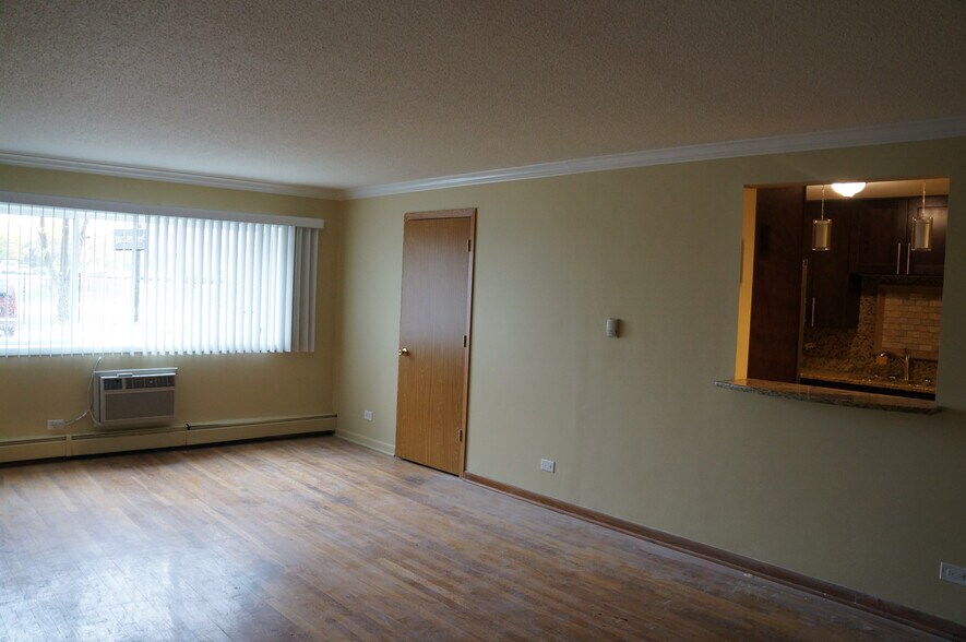 Building Photo - 712 Dempster St