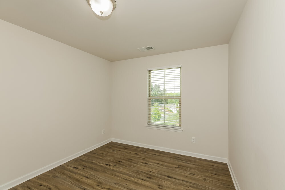 Building Photo - 307 Pond Place Ln