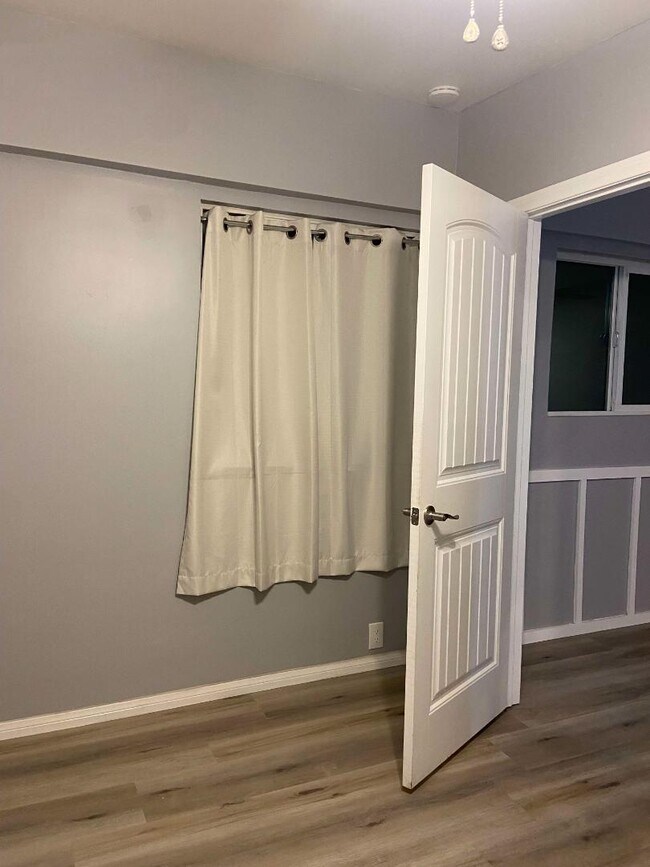 Building Photo - 578 13th St