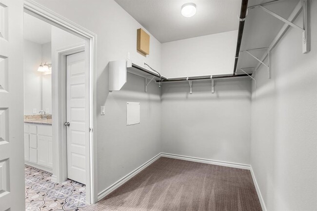 Building Photo - 1701 Jacey Way
