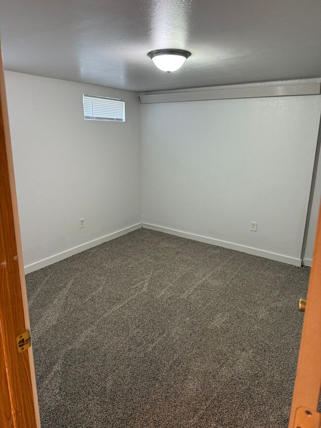 Building Photo - $850 - I Bedroom 1 Bathroom Apartment - Ne...