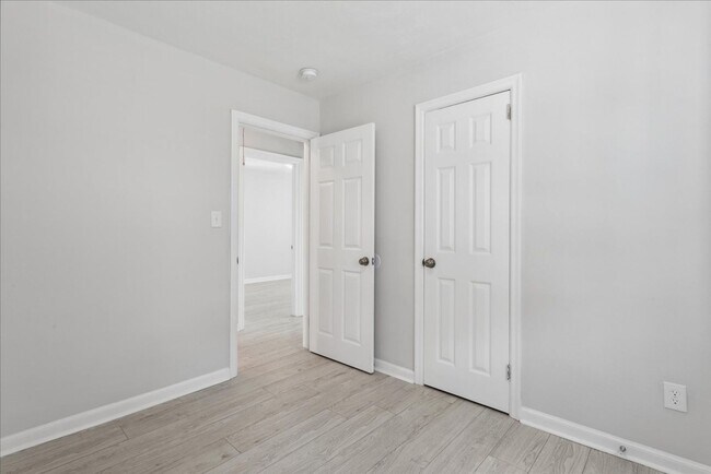 Building Photo - 3-bedroom Rancher - Hampton