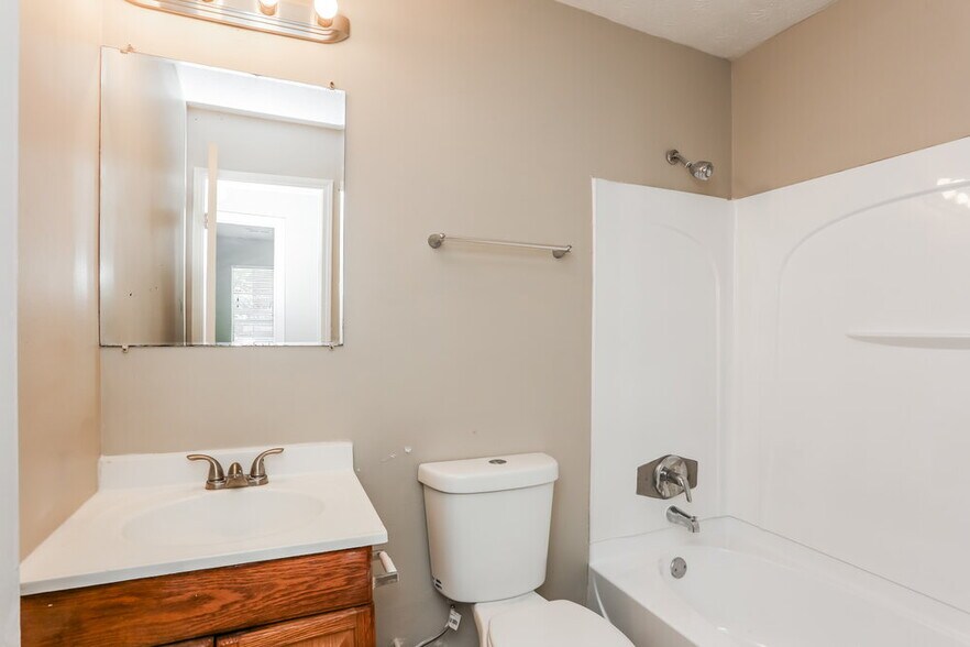 Building Photo - 806 Durham Crossing