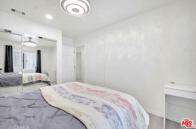 Building Photo - 7701 Baird Ave