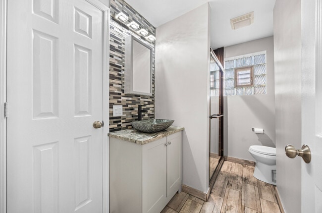 Building Photo - 4136 Park Ave