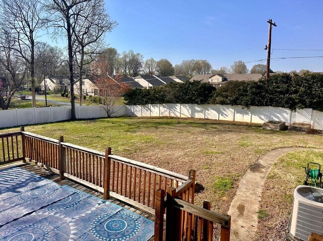 Building Photo - Beautiful 3-bedroom, 2.5-bath home in Clemmons