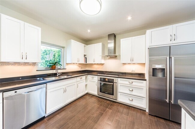 Building Photo - 1315 San Ignacio Ave