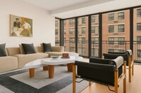 Building Photo - 100 Vandam St