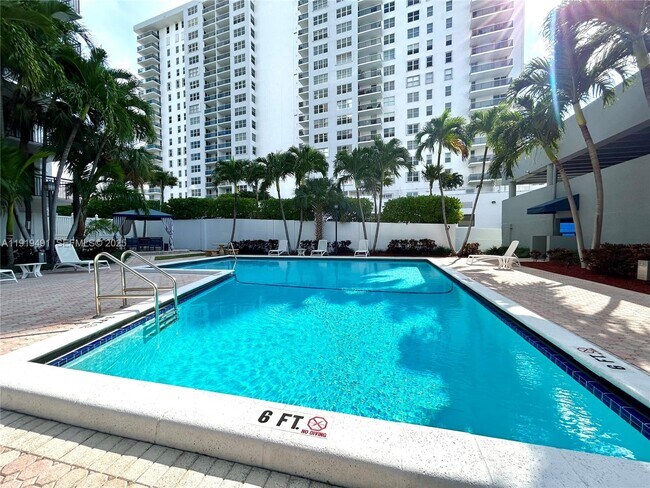 Building Photo - 3031 N Ocean Blvd