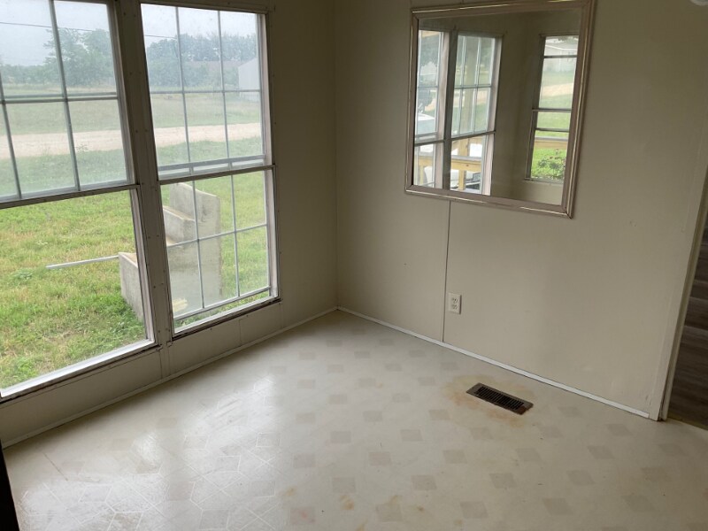 Building Photo - 205 Lorena Meadows Dr