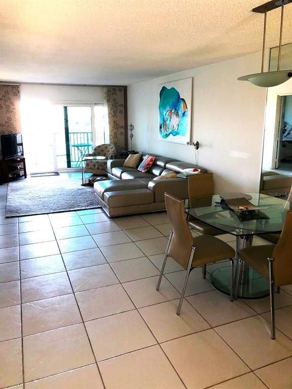 Building Photo - 7150 Sunset Way