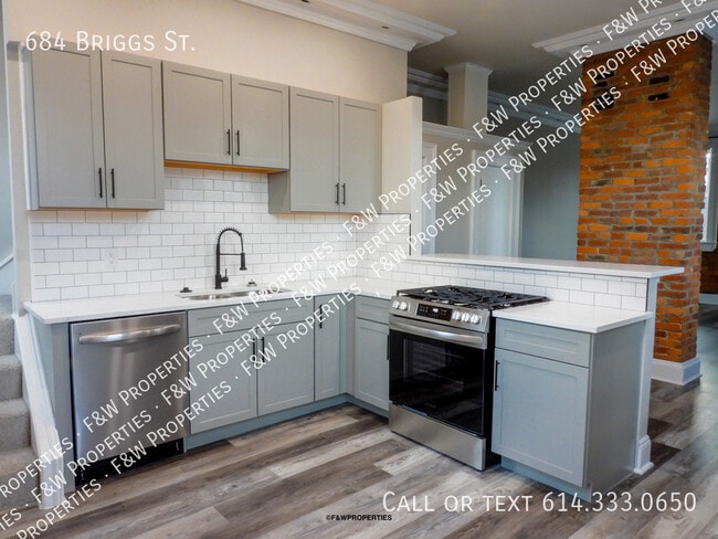 Building Photo - 684 Briggs St