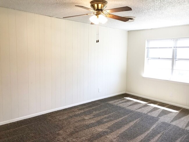 Building Photo - 1302 S 23rd St