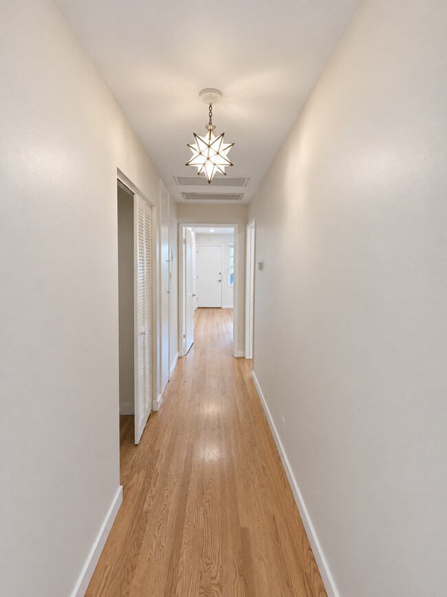 Building Photo - 496 Harrison Ave