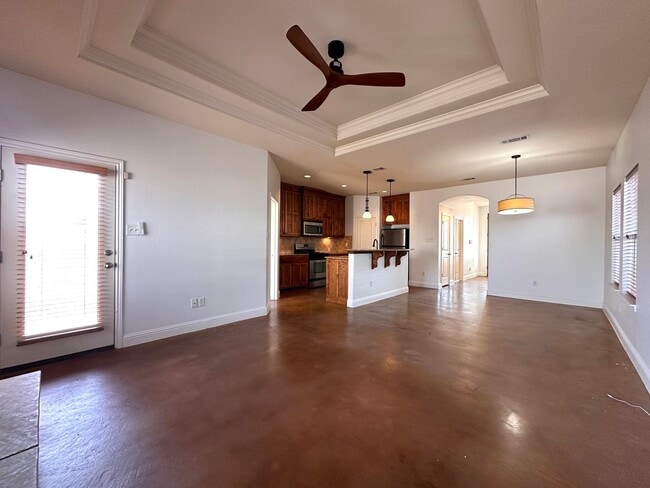 Building Photo - Two Story 3 Bedrooms 2.5 Bathrooms Home for Rent in Prime East of Austin Location, nearby Muller ...