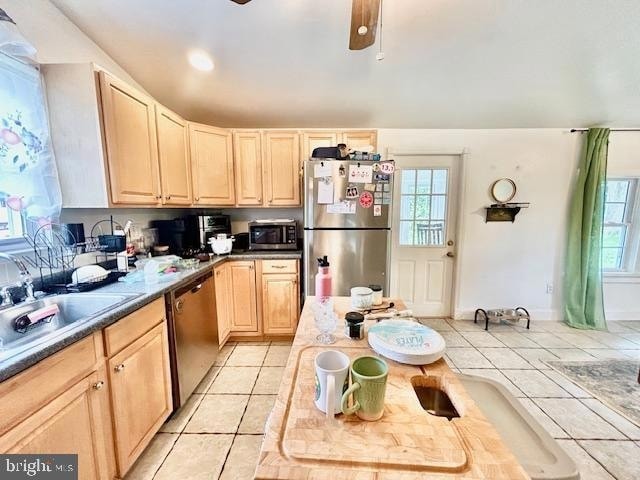 Building Photo - 5010 Apache St