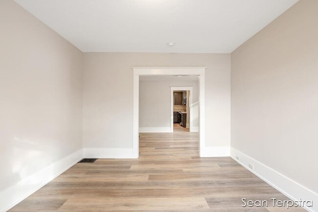 Building Photo - 951 Fulton St W