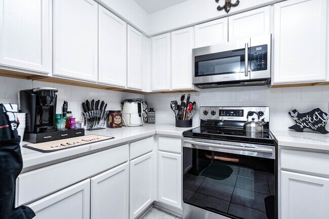 Building Photo - 12668 Newbrook Dr