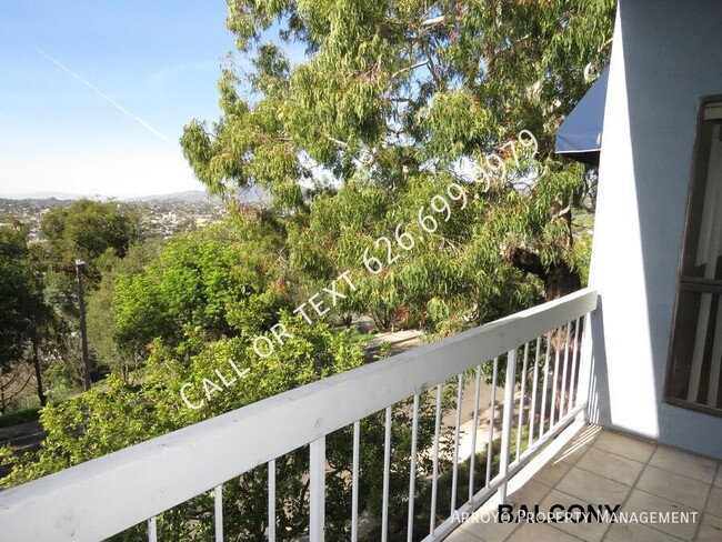 Building Photo - 617 Cabrillo Villas