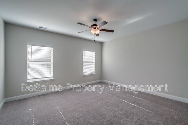 Building Photo - 1529 Holton Rd