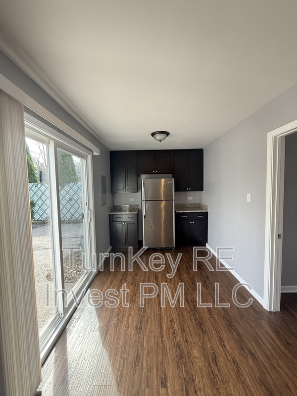 Building Photo - 403 Montrose Dr