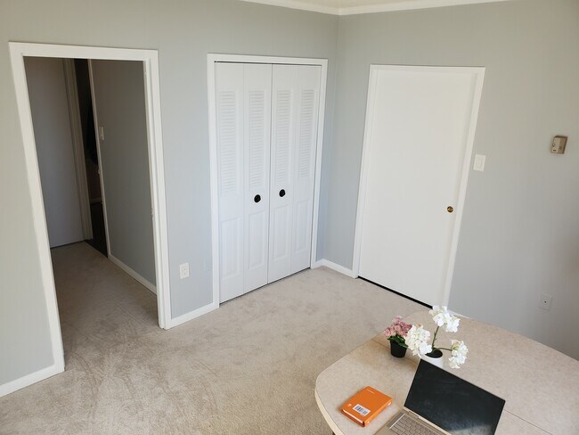 Building Photo - 3701 S George Mason Dr