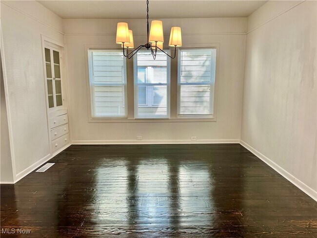 Building Photo - 1855 W 65th St