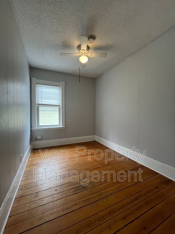 Building Photo - 276 Hunt St