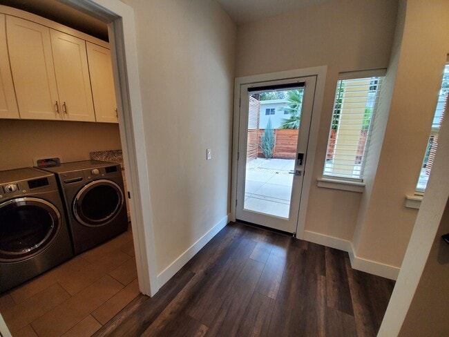 Building Photo - Contemporary Greenhaven Home with Private Backyard & Smart Features