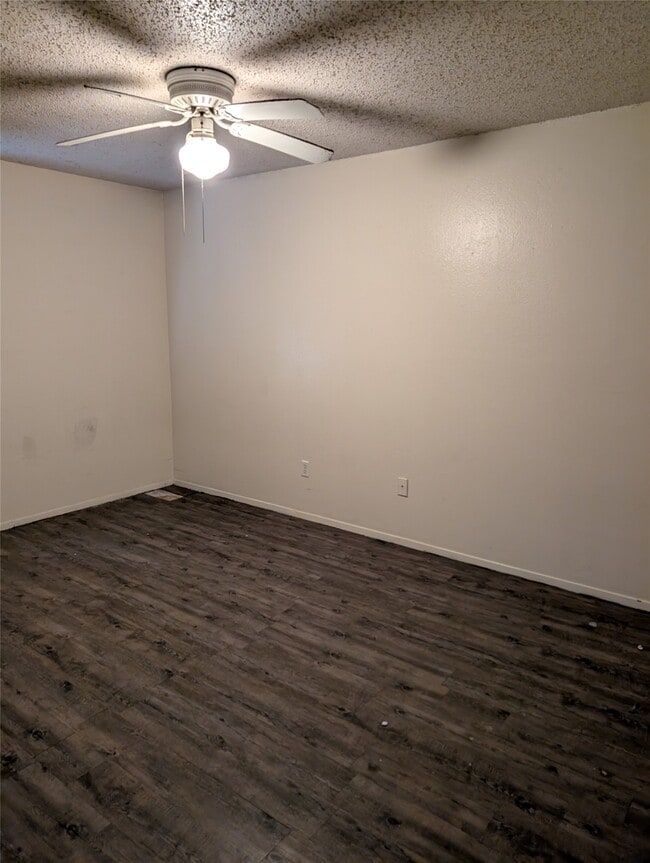 Building Photo - 9507 Night Star Dr