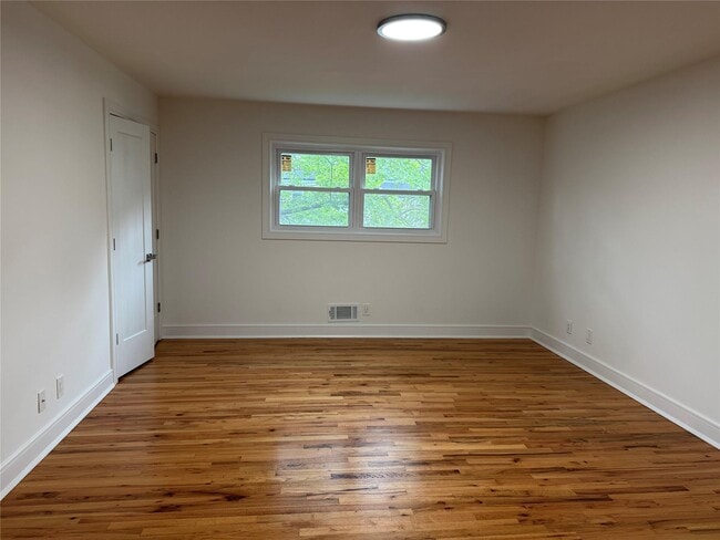 Building Photo - 251 Broadfield Rd
