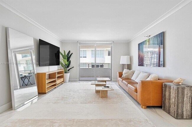 Building Photo - 5555 Collins Ave